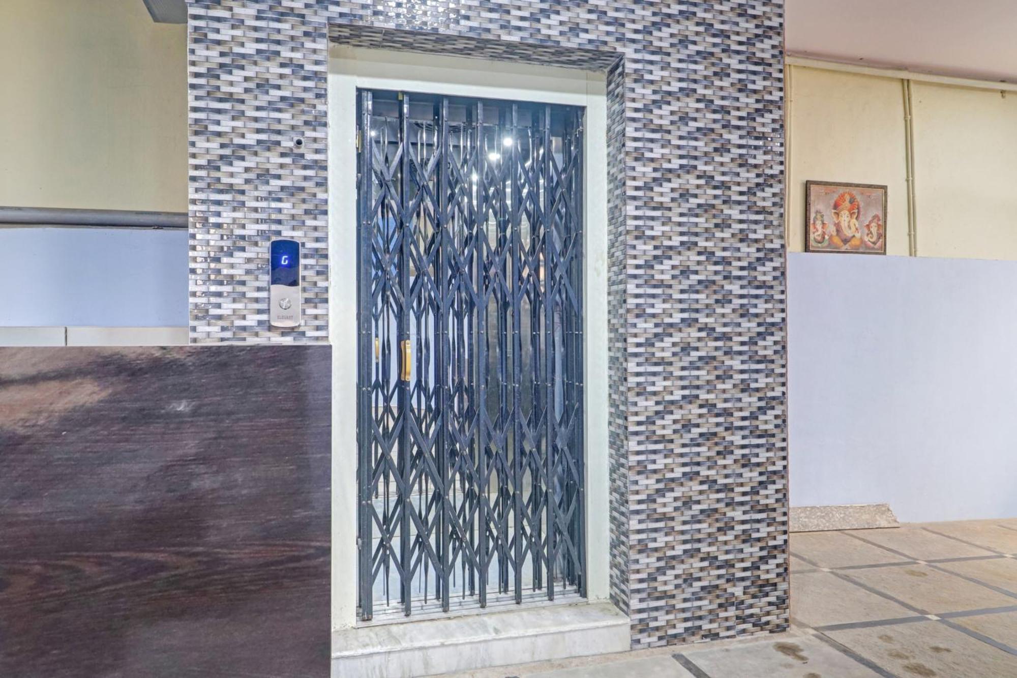 Super Hotel O Rbs Square Langer Houz Haidar Sahibguda Extérieur photo